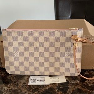 Louis Vuitton Neverful MM Pouch-  Azur Ballerina💗